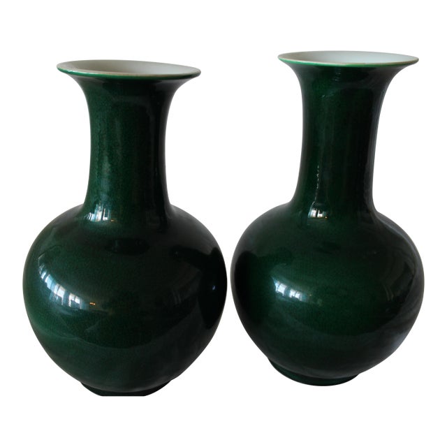 Pair of 19th Century Chinese Green Porcelain Vases For Sale