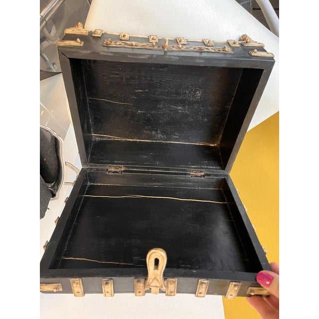 Beautiful, old Asian wooden box 13 x 29 x 22.5 cm Good condition, according to age