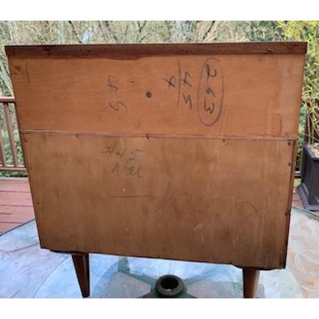 Ramseur Mid Century Modern MCM Set of 3 Includes 5 Drawer Dresser, 8 Drawer Dresser and 2 Nightstands For Sale - Image 9 of 18