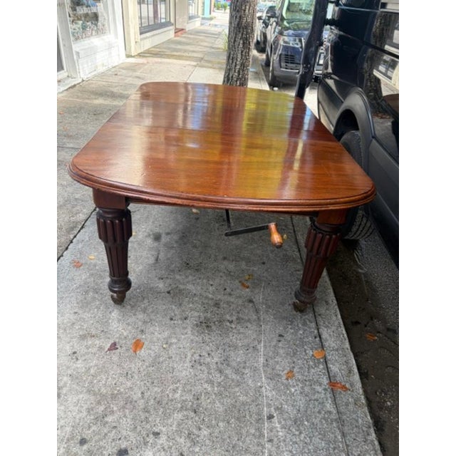 2 Leaf 19th Century English Victorian Mahogany Extension Dining Table For Sale - Image 4 of 9