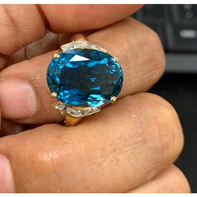 7 Carat Natural Blue Topaz and Diamond Cocktail Ring 14 Karat Yellow Gold Estate For Sale - Image 11 of 18