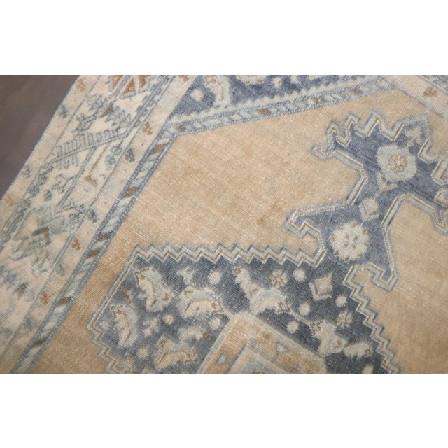 Early 20th Century Persian Accent Size Rug - 4'3" X 6'4" For Sale In New York - Image 6 of 6