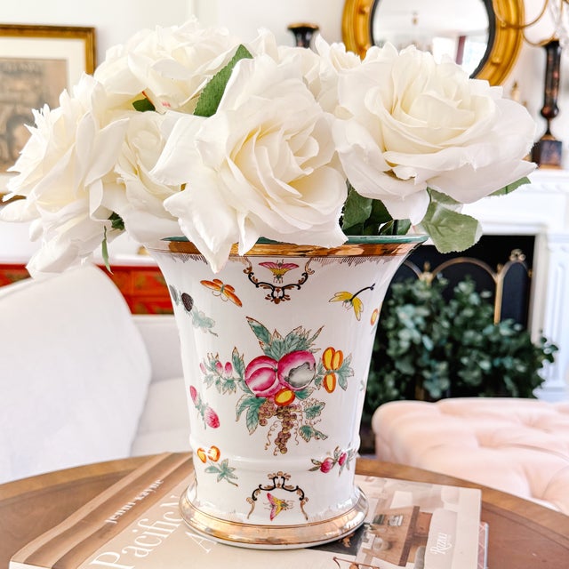 Vintage Chinese Export Porcelain Cachepot – Botanical Fruit & Butterflies Motif With Gilt Trim For Sale - Image 10 of 10