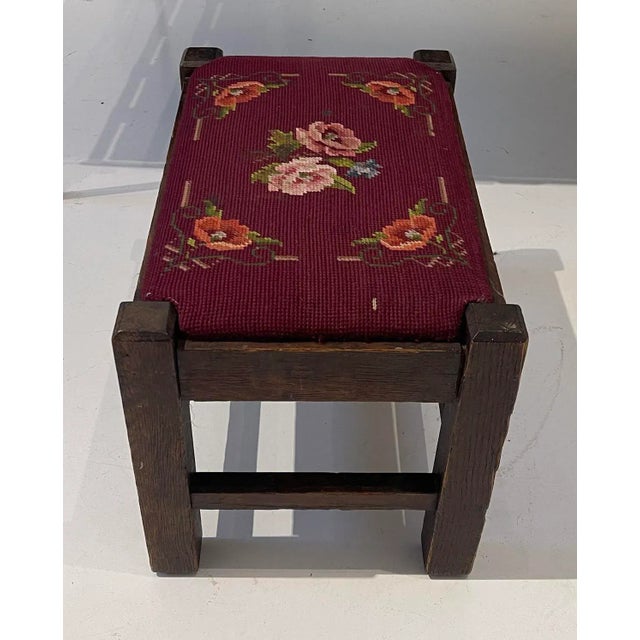 Antique English Country / Ralph Lauren Style Needlepoint Footstool – Petite Rustic Stool For Sale - Image 6 of 7