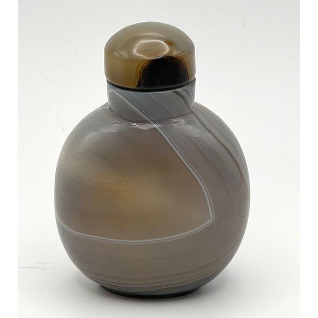 Vintage Well Hollowed Banded Agate Snuff Bottle For Sale In Chicago - Image 6 of 14