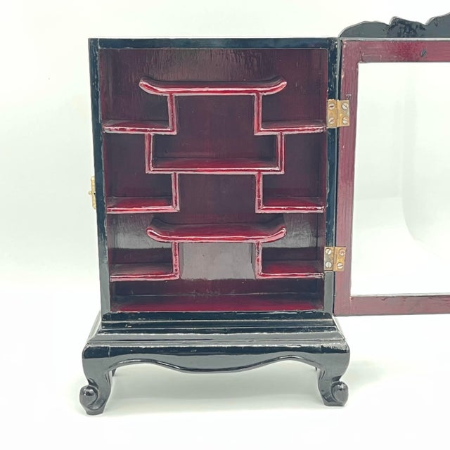 Vintage Chinoiserie Lacquered Wood Tabletop Display Cabinet / Mini Altar Shelf For Sale In New York - Image 6 of 11