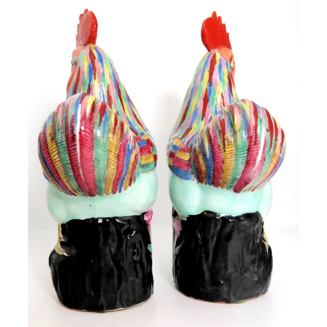 Late 20th Century Pair of Vintage Chinese Export Porcelain Cockerels For Sale - Image 5 of 10