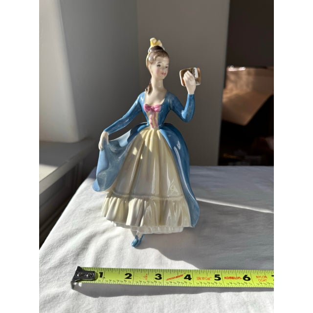 Cornflower Blue 1956 Royal Doulton Figurine ~ "Leading Lady" ~ Hn 2269 For Sale - Image 8 of 10