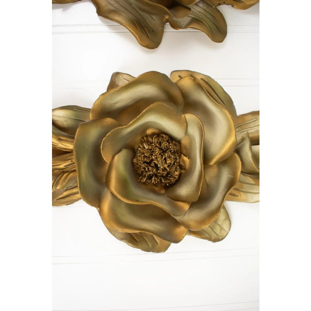 Mid-Century Gold & White Delicate Floral Chalkware, Plasterware - a Pair For Sale In Minneapolis - Image 6 of 12