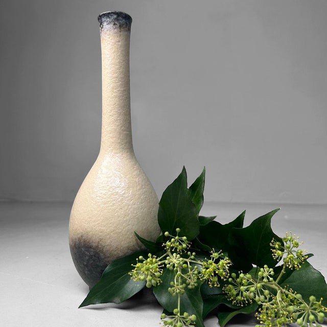 Mid-Century Modern ​japanese Ceramic Vase by Shiun, 1980s For Sale - Image 3 of 9