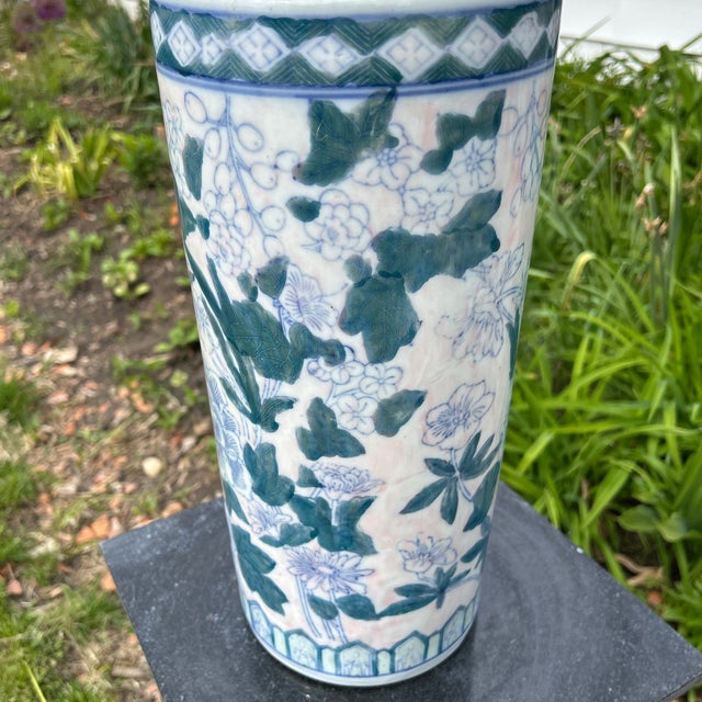 Vintage Blue and White Chinoiserie Porcelain Hand-Painted Floral Umbrella Stand For Sale - Image 4 of 12