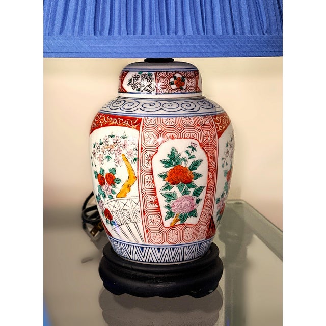 Chinoiserie Vintage Imari Porcelain Lamp With Shade For Sale - Image 3 of 12