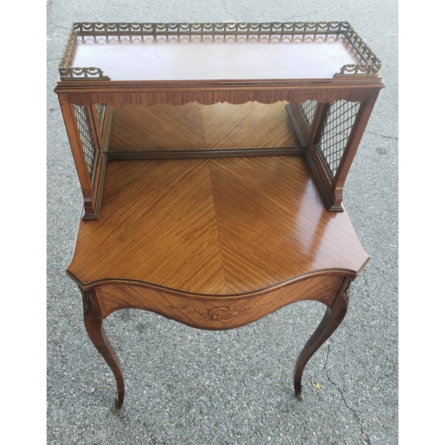 Mid 20th Century Louis XV Marquetry Mirrored and Galleried Bonheur Du Jour Ladies' Bureau Vanity For Sale - Image 5 of 13