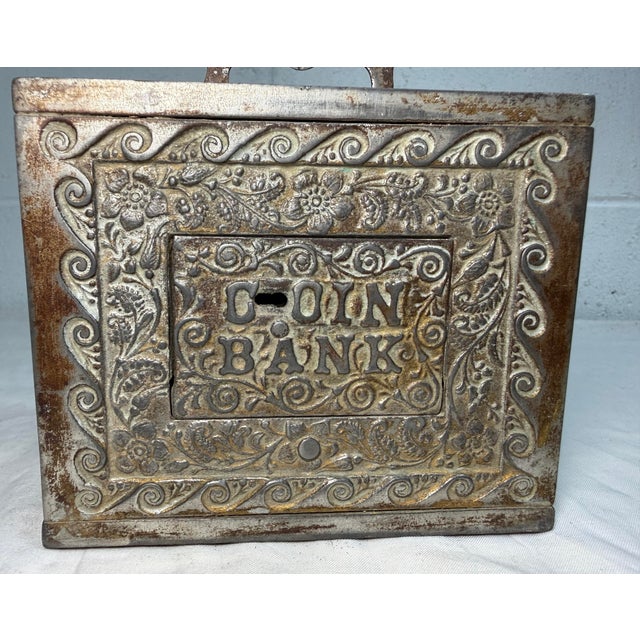 1910s Large Antique j.e. Stevens Kodak Cast Iron Ornate Coin Still Safe With Key For Sale - Image 5 of 12