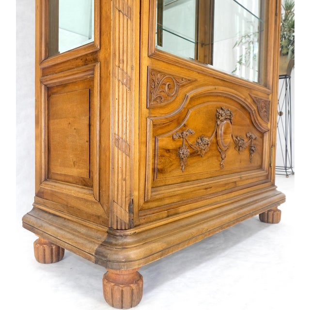 Italian Carved Wood Compact One Door Compact Vitrine Display Cabinet MINT For Sale - Image 13 of 15