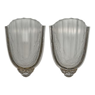 A Pair of French Art Deco Wall Sconces by Degue & Vandamme 1930 France For Sale