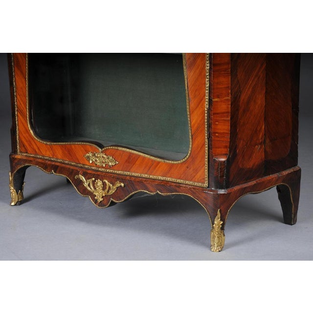 French Louis XV Display Case, 1860 For Sale - Image 10 of 18