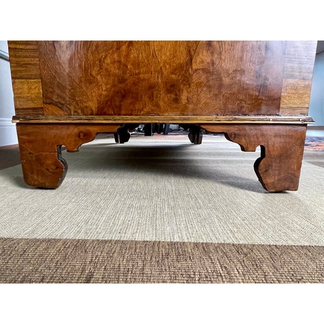 Brown Mid-18th Century English Burl Walnut Chest of Drawers For Sale - Image 8 of 16