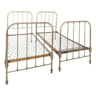 Antique Edwardian Brass Twin Beds, 1890s, Set of 2 For Sale