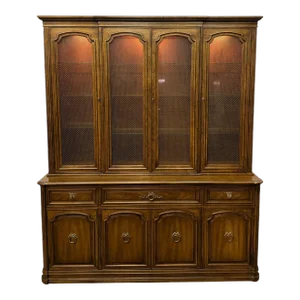 Vintage Henredon Folio Six Regency Style Walnut China / Display Cabinet