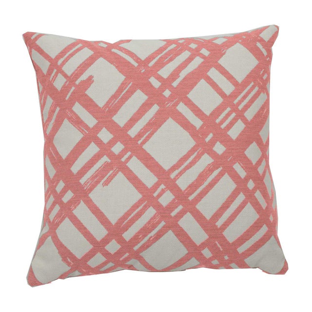 Summer Classics Indoor/Outdoor Slash Pillows in Flamingo, 20" x 20" a