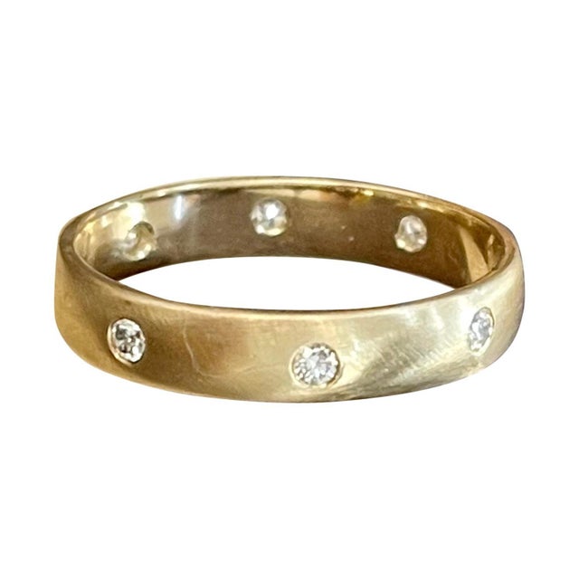 8 Flush Set Bezel Diamond Eternity Wedding Band in 14 Karat Yellow Gold For Sale - Image 16 of 18