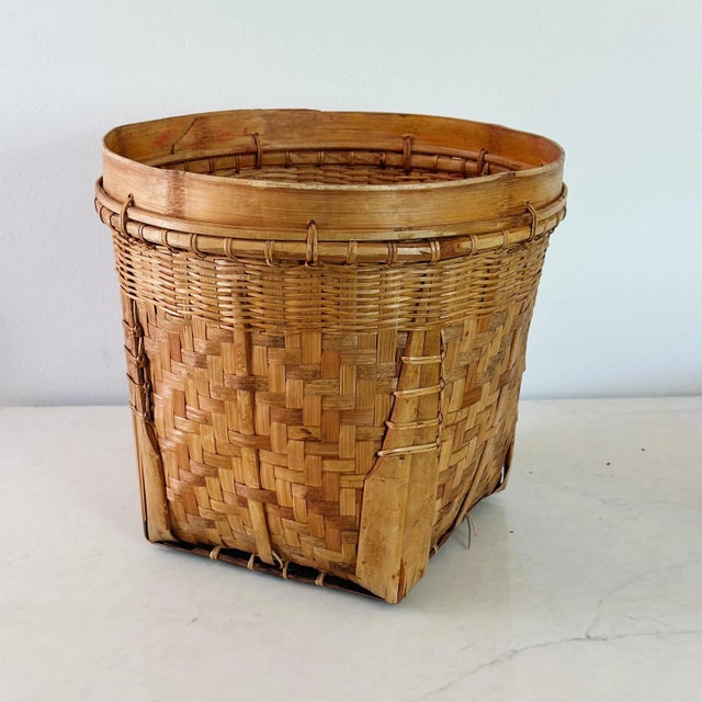Mid-Century Modern Vintage Handcrafted Basket of Woven Bamboo and Rattan For Sale - Image 3 of 7