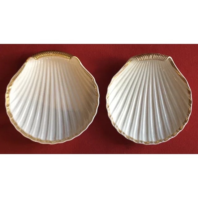 Early 19th Century French Empire Porcelain Shell Shape Serving Dishes with Gold - A Pair For Sale - Image 12 of 13