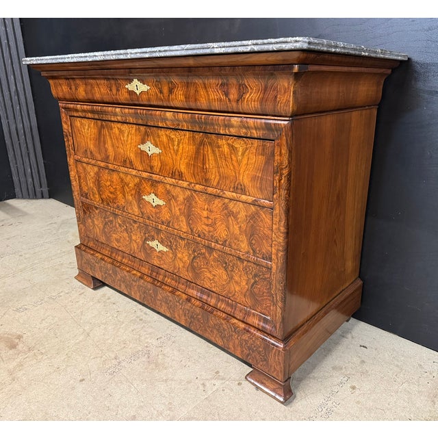 Antique Louis Philippe Commode in Burr Walnut, 1850 For Sale - Image 17 of 18