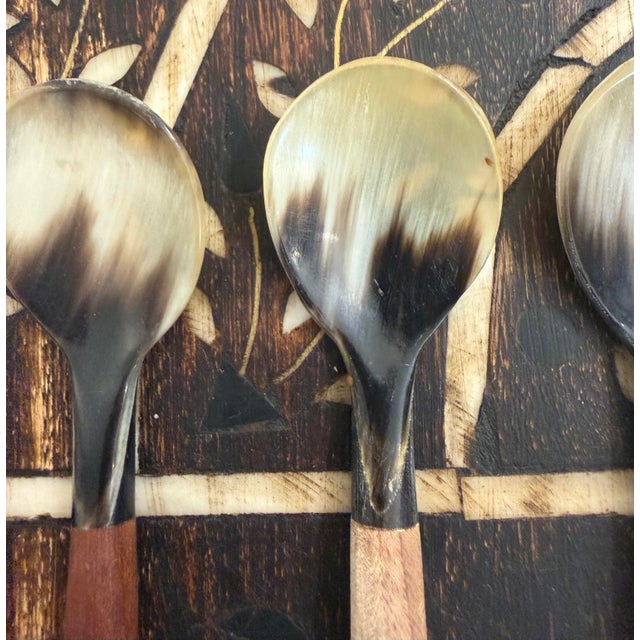 Tribal Hand Carved Teak Handle Horn Spoons Set of 4 For Sale - Image 3 of 11