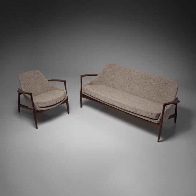 D200 Lounge Chair and D200s Sofa by Ib Kofod-Larsen for Laauser, 1950s, Set of 2 For Sale - Image 3 of 18
