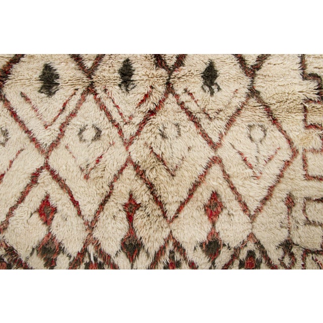 Rug & Kilim Vintage Moroccan Berber Shag Wool Rug With Diamond Grid by Rug & Kilim, 1950-1959 For Sale - Image 4 of 9