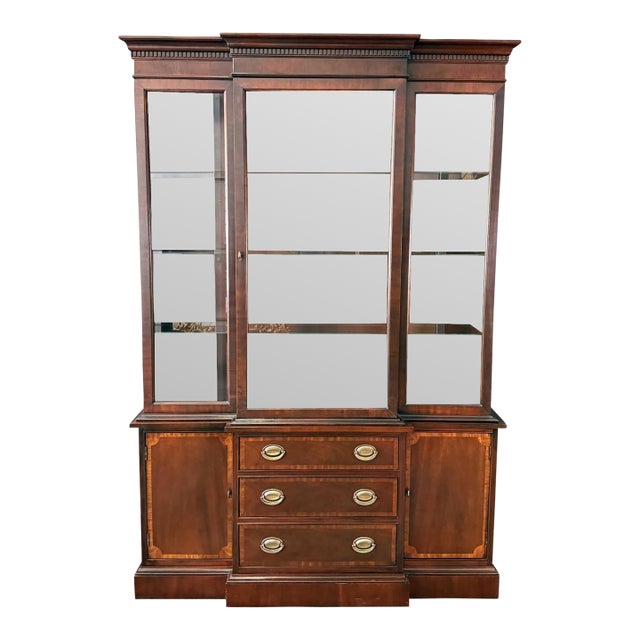 Late 20th Century Hickory Chair James River Plantation China Cabinet For Sale