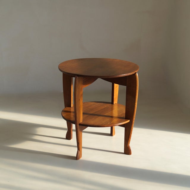 Occasional table from the Dutch Art Deco period, dating to the 1920s. Designed by P.E.L. Izeren for De Genneper Molen,...