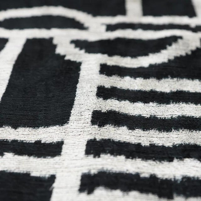 2020s Luxury Black & White Geometric Velvet Pillow 16x24 – Handmade Silk Lumbar Cushion For Sale - Image 5 of 8