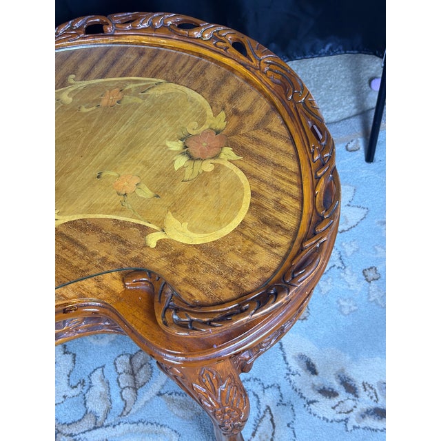 Wood Vintage French Provincial Marquetry Inlay Serpentine Kidney Coffee Table With Glass Top For Sale - Image 7 of 12