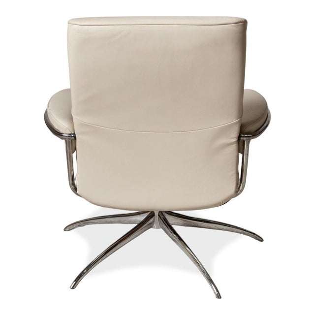 Metro Swivel Chair in Leather and Chrome from Stressless For Sale - Image 10 of 13