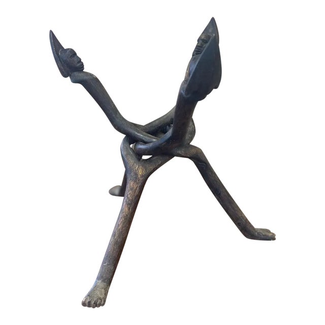 1970s Vintage African Wooden Decor Stand With Three Carved Spearpoint Heads For Sale