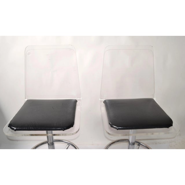 1970s 1970s Sculptural Swivel Lucite Chrome Counter Stools with Black Vinyl Seats - a Pair For Sale - Image 5 of 13
