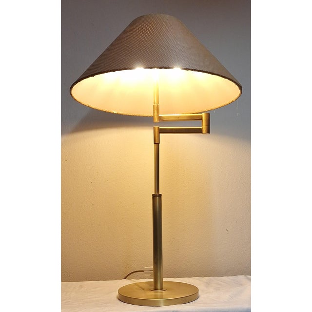 1970s Vintage Brass Height-Adjustable Table Lamp with Handmade Faux Leather Swivel Shade, 1970s For Sale - Image 5 of 7