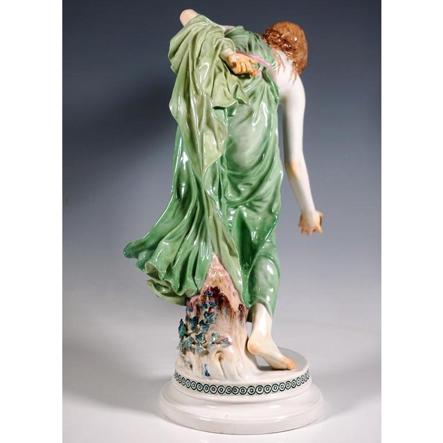 Art Nouveau Young Lady Ball Player Figurine by Walter Schott for Meissen, 1924-1934 For Sale - Image 3 of 7