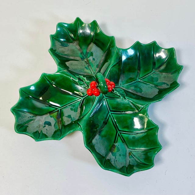 Dark Green Mid 20th Century Americana Folk Art Ceramic Divided Christmas Holly Dish For Sale - Image 8 of 10