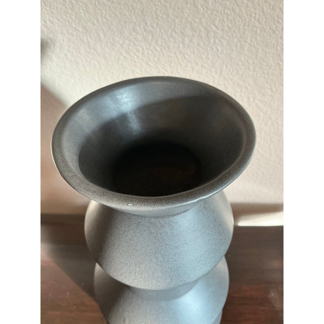 Late 20th Century West Elm Modern Geometric Matte Gray Ceramic Floor Vase For Sale - Image 5 of 7