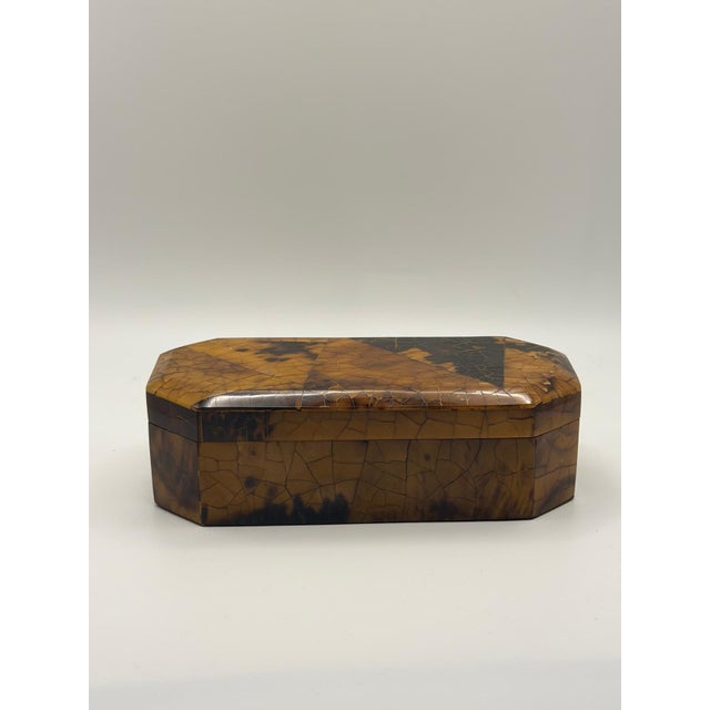 1980s Vintage Tessellated Horn-Style Octagonal Lidded Box With Dark Inlay For Sale - Image 5 of 6