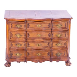 18th C. French Walnut Serpentine Comode For Sale
