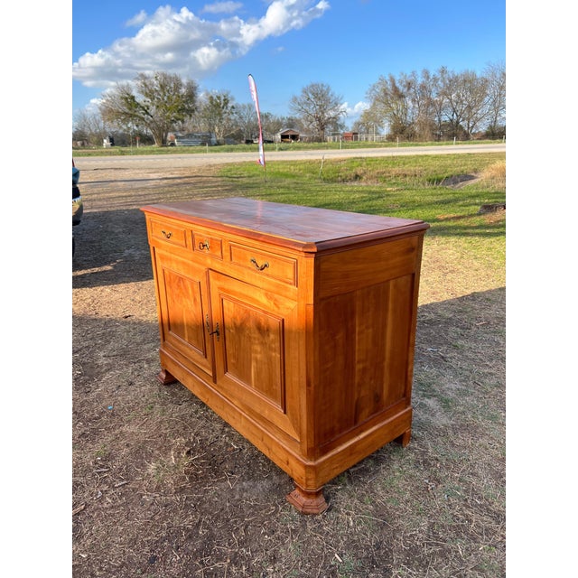 19th Century French Louis Philippe Solid Walnut Sideboard / Buffet For Sale - Image 6 of 12