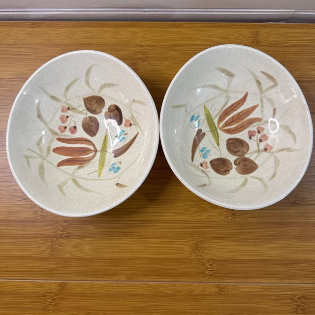 Mid-Century Modern Vintage Mid-Century Red Wing Pottery "Random Harvest" Bowls - Set of 2 For Sale - Image 3 of 6