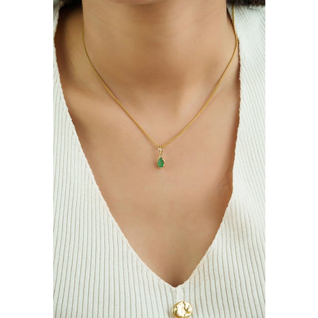 14k Gold Natural Zambian Pear-Cut Emerald Bezel Set Solitaire Pendant For Sale - Image 10 of 14