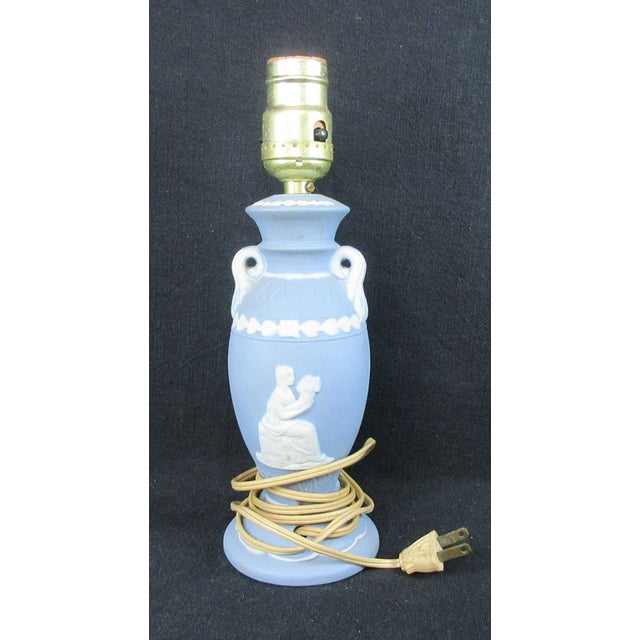 Mid-Century Modern Vintage Occupied Japan Wedgwood Jasperware Pattern Table Lamp For Sale - Image 3 of 8