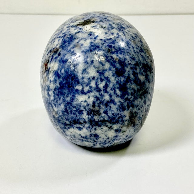 1970s 1970s Vintage Abstract Expressionism Boho Chic Hand Carved Blue Speckled Sodalite Skull Sculpture For Sale - Image 5 of 13